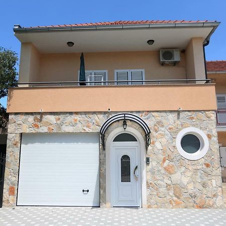 로조박 Apartman Delux Brkic 아파트 외부 사진